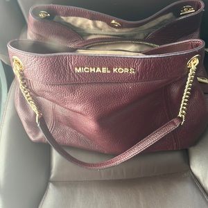 Burgundy Michael kors bag in excellent condition